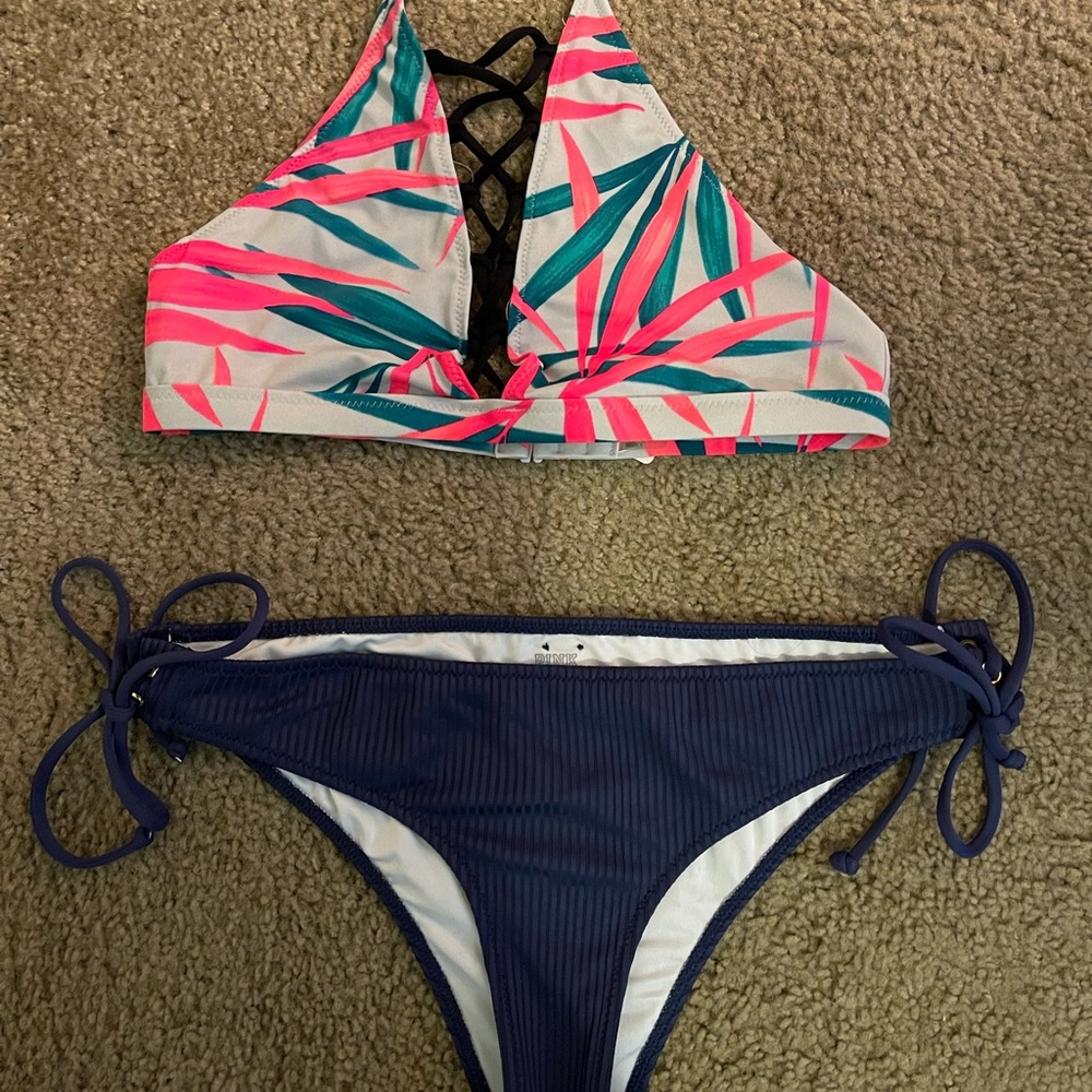 Pink 2 pieces bathing suit